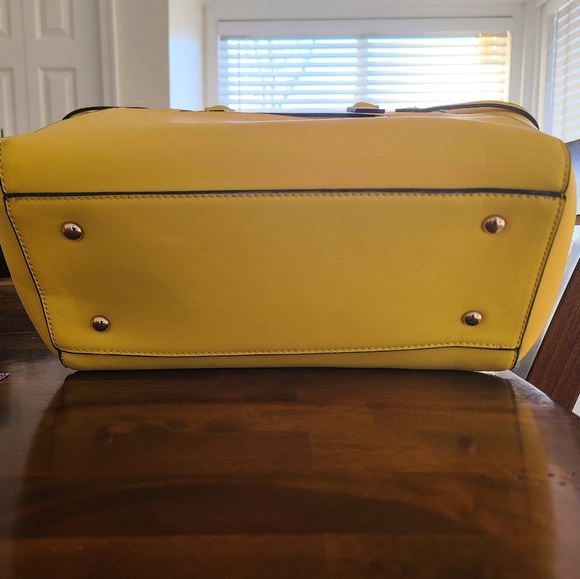 Yellow bag - Picture 7 of 16